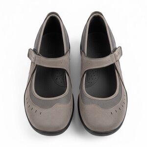 Clarks Wave Walk Mary Jane Shoes Taupe Nubuck Comfort Flats 12